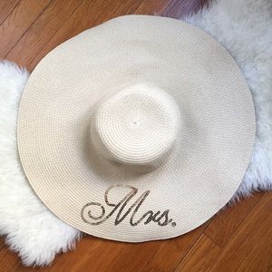 Large Floppy Sun Hat "Mrs."